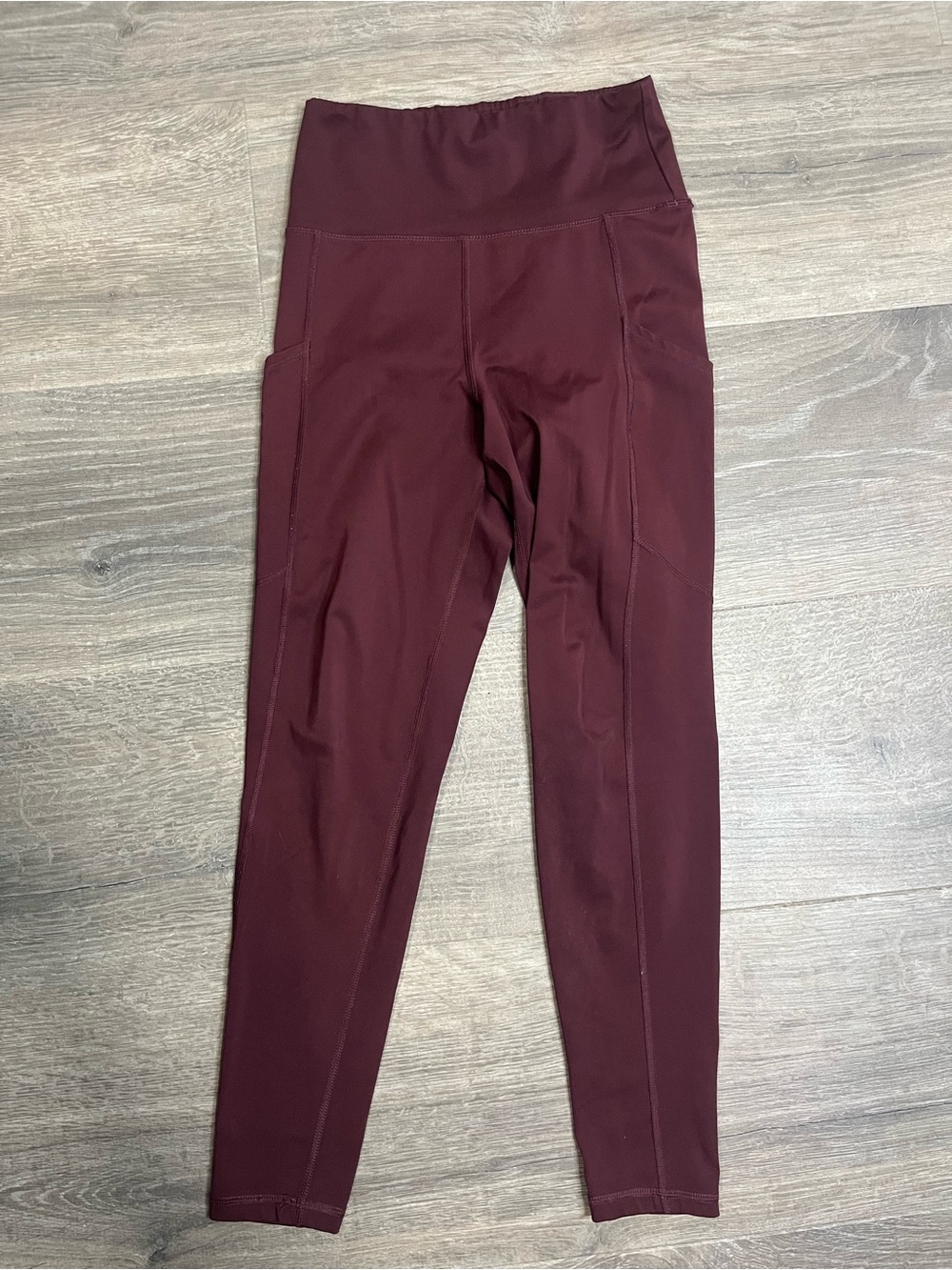 American Eagle Outfitters High-Waist Burgundy Leggings with Side Pockets